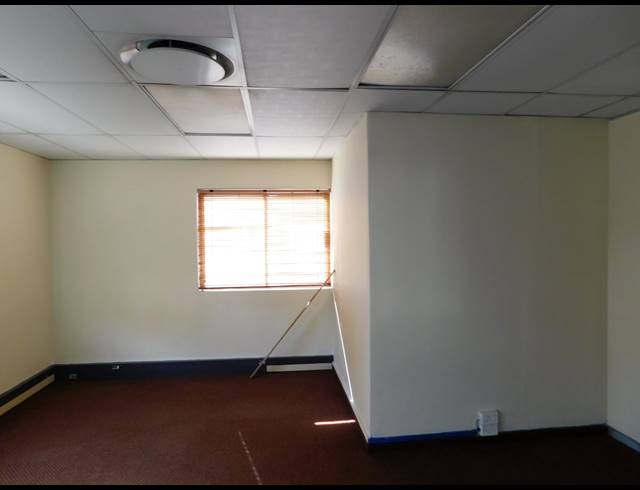 90M² OFFICE TO LET IN ALLEN'S NEK